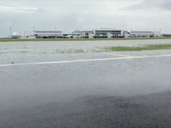 Ini Genangan di Runway yang Bikin Bandara Semarang Ditutup
