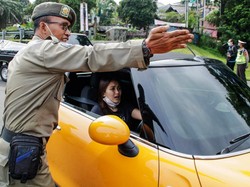 Petugas Satpol PP yang Tegur Ayu Ting Ting Dihukum Push Up, Kenapa?