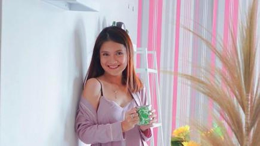 Vinessa Inez Vinessa Inez ngaku kehilangan masa muda