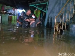 Sungai Loji Meluap, Banjir di Sampangan Pekalongan Capai 1,7 Meter