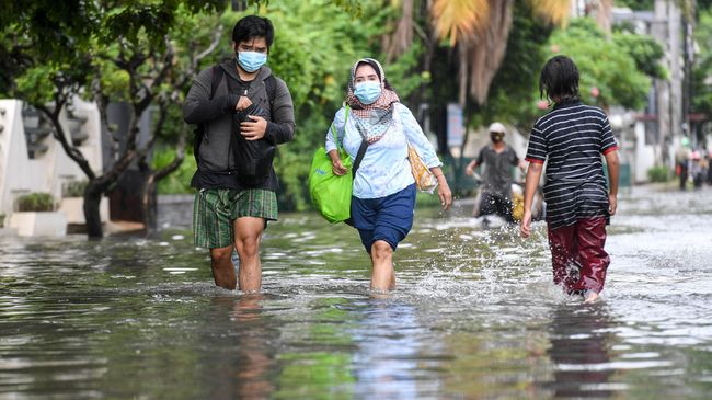 Daftar 27 Titik Banjir Jakarta Bidara Cina Lebih 1 5 Meter