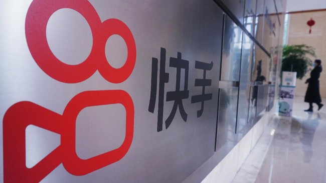 Pesaing TikTok, Kuaishou resmi melantai di bursa Hong Kong pada Jumat (5/2) lalu dan menjadi IPO terbesar sejak 2019.