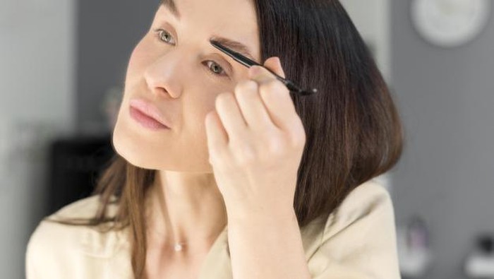 Menarik Untuk Dicoba! Ini 4 Pensil Alis Matic yang Populer dan Kekinian