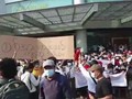 VIDEO: Massa Pendukung Suu Kyi Demo Tolak Kudeta Militer