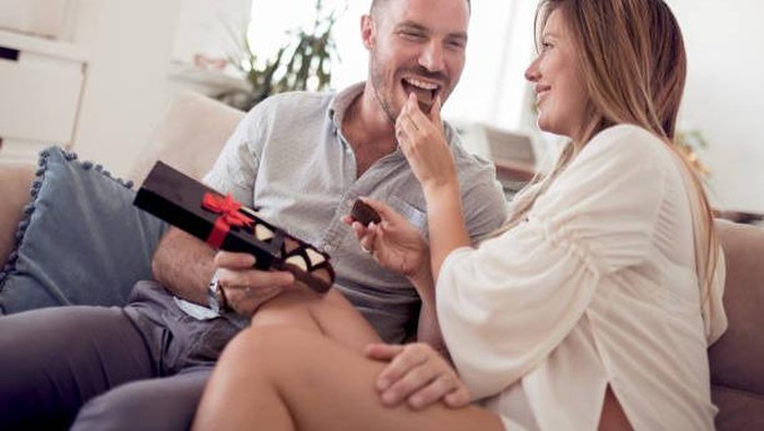 Tidak Selalu Memberikan Coklat, 4 Negara Ini Punya Tradisi Unik Untuk Merayakan Hari Valentine! Tidak Selalu Memberikan Coklat, 4 Negara Ini Punya Tradisi Unik Untuk Merayakan Hari Valentine!
