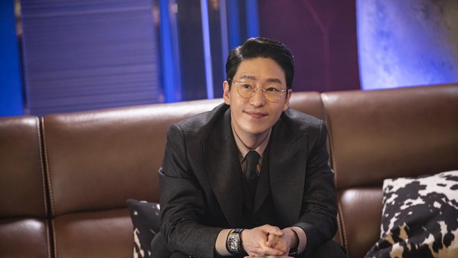 Uhm Ki Joon, pemain The Penthouse Season 2 Uhm Ki Joon, pemain The Penthouse Season 2