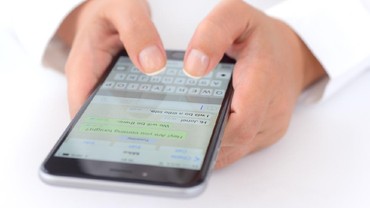 img-title Cek Sekarang! Ini iPhone yang Tak Bisa Pakai WhatsApp Mulai Oktober 2022