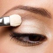 5 Rekomendasi Eyeshadow Lokal di Bawah 60 Ribu, Cocok Buat Newbie!