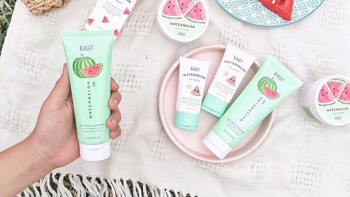 5 Skincare Lokal yang Mengandung Semangka, Tertarik Coba?