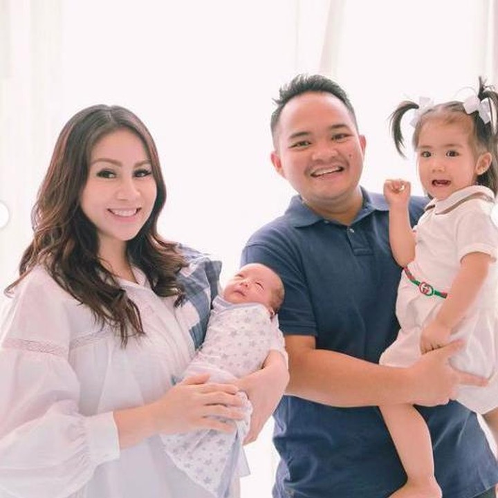 <p>Sekitar dua bulan lalu, Momo 'Geisha' dan suami, Nicola Reza dikaruniai anak kedua. (Foto: Instagram @therealmomogeisha)</p>