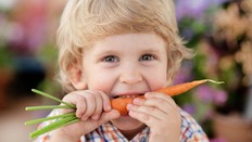 5 Jenis Makanan Kaya Vitamin A untuk Kesehatan Mata Anak