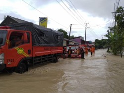Sungai Meluap dan Rob, 8 Kecamatan di Cirebon Terendam Banjir