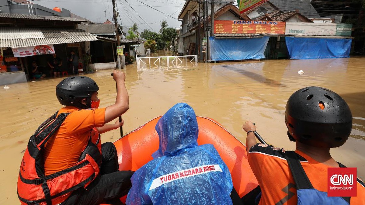 FOTO: Banjir Luapan Sungai di Pondok Gede dan Gunungputri
