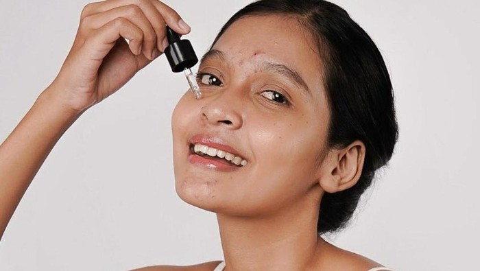 Bekas Jerawat Tak Kunjung Pudar? Cobalah Dark Spot Serum Untuk Hempaskan Flek Hitam di Wajah
