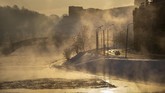 FOTO: Eropa Dilanda Cuaca Buruk, Suhu hingga -21 Derajat C Sejumlah negara di Eropa, mulai dari Belanda, Jerman, Inggris, dan Belgia tengah dilanda cuaca buruk dengan suhu dingin mencapai minus 5 derajat Celcius.