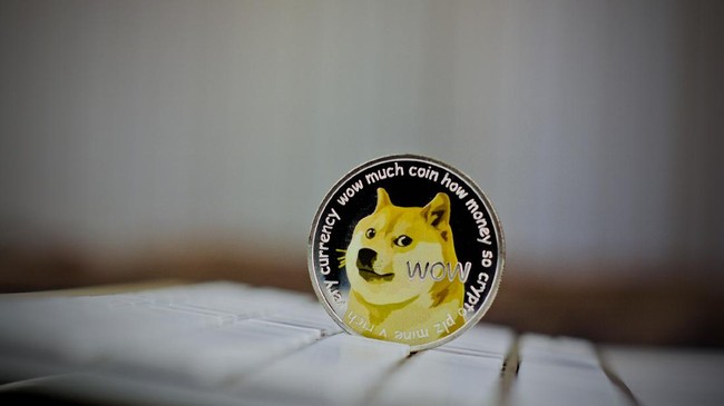 Harga dogecoin merosot usai penampilan CEO Tesla Elon Musk di acara Saturday Night Live (SNL) akhir pekan lalu.
