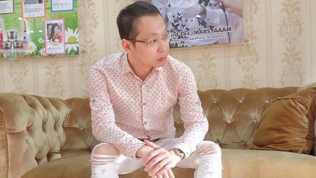 Polisi menahan pakar kesehatan kulit dokter Richard Lee usai ditetapkan jadi tersangka.