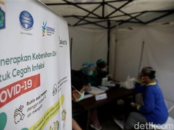 Kata Para Dokter Senior Soal Dimulainya Vaksinasi COVID-19 untuk Lansia
