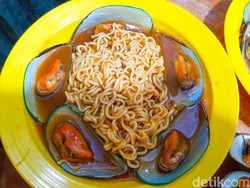 Kerang Montok: Cicip Indomie Kerang dan Kerang Mozarella yang Lagi Hits
