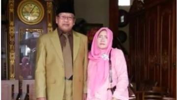 Sosok Kedua Mendiang di Mata Publik