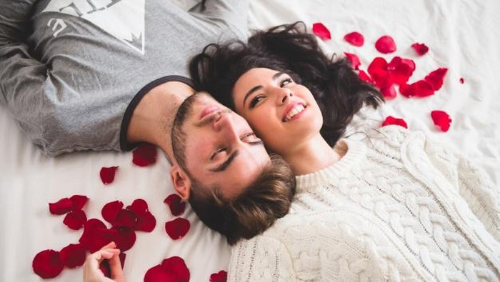 Menurut Astrolog, 4 Zodiak Ini Akan Memiliki Hari Valentine Paling Beruntung