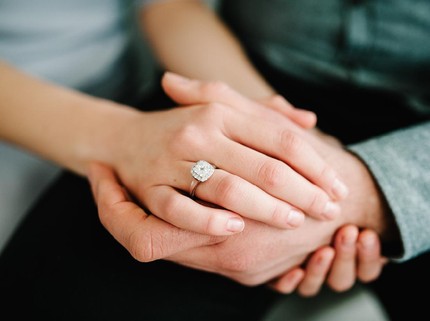 Jarang Terjadi, Kisah Pasangan Lakukan Presentasi Demi Dapat Restu Ortu untuk Nikah