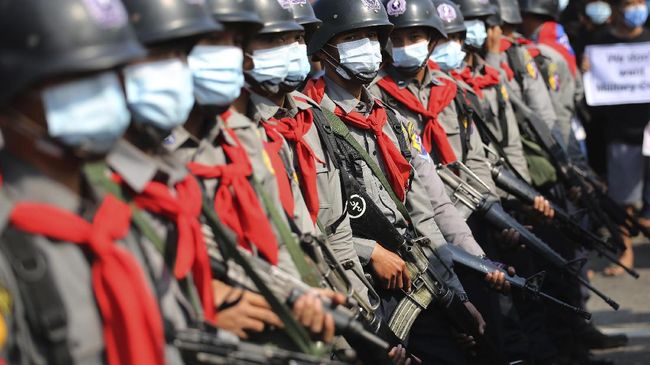 Polisi Myanmar Membelot Gelar Demo Anti Kudeta Militer