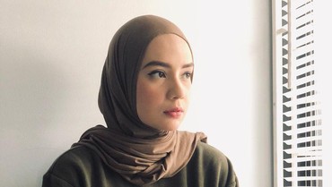 img-title Istri Arya Saloka Hubungi Damkar untuk Usir Tokek di Rumahnya