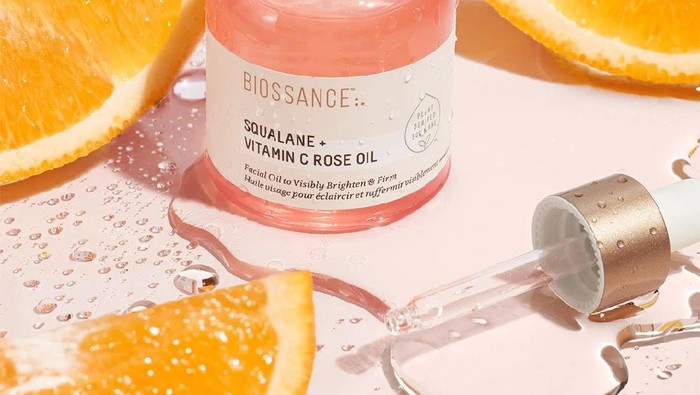 Rosehip Oil: Kandungan Skincare yang Mencerahkan, Meregenerasi dan Anti-Aging