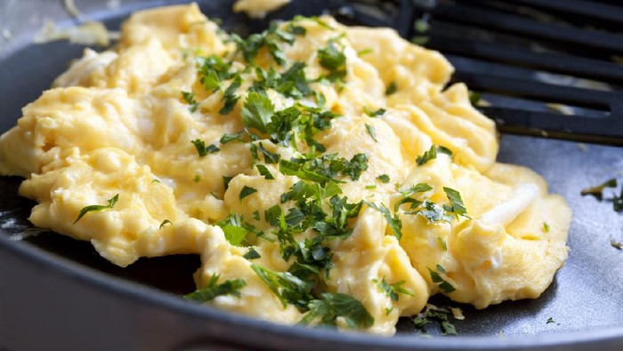 scramble egg on a plate