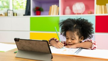 TIPS RUANG BELAJAR DI RUMAH MINIMALIS: HARUS ERGONOMIS