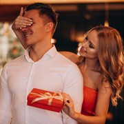7 Kado Valentine yang Disukai Pria, Dijamin Bikin Dia Makin Cinta!