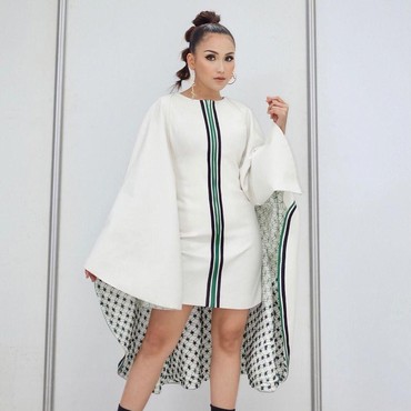 Ketemu Nagita Slavina, Ayu Ting Ting Mojok di Tembok