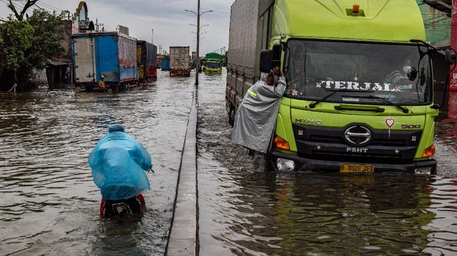 BMKG: Pulau Jawa Siaga Banjir, Aceh-Papua Waspada