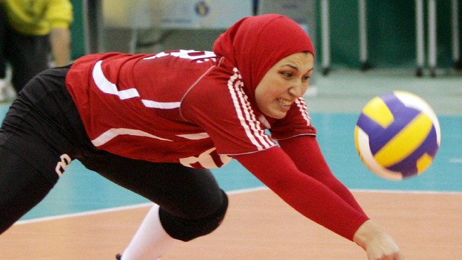 Najah Aqeel menginspirasi perubahan regulasi penggunaan jilbab dalam olahraga voli di level sekolah menengah Amerika Serikat.