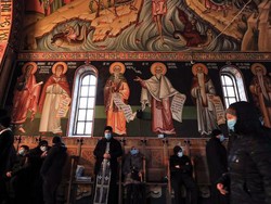Sebabkan Kematian Bayi, Ritual Baptis Gereja Rumania Dikritik Keras