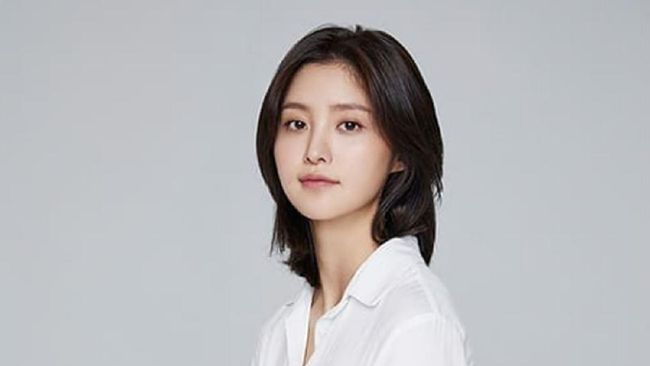 Setelah sukses dalam EXID, Jeonghwa melebarkan sayap ke ranah seni peran. Jeonghwa menerima masukan dari Hani EXID yang sudah berpengalaman di layar lebar.