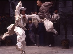 Wong Fei-hung: Dari Bayangan Jadi Ikon yang Menendang Sejarah!