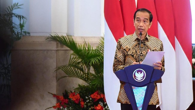 Presiden Jokowi memperkenalkan direksi Lembaga Pengelola Investasi (LPI), lembaga pengelola dana abadi (SWF) terbesar, pada Selasa (16/2), di Istana Merdeka.