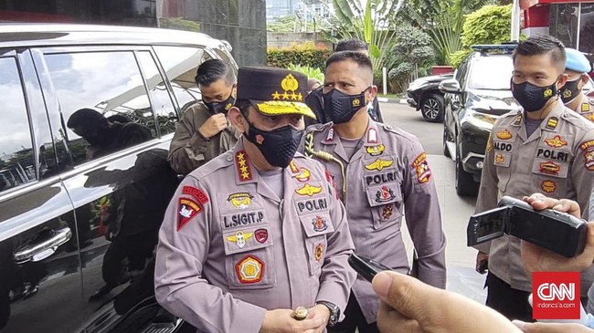 Kapolri Jenderal Polisi Listyo Sigit Prabowo kini rangkap jabatan sebagai Ketua Umum PB ISSI dan Sekjen PP PBSI.