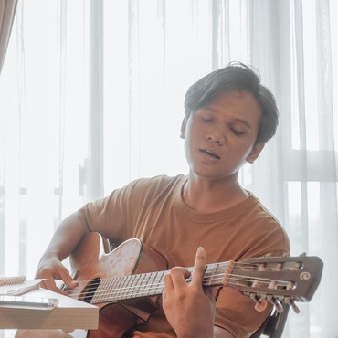 Lirik Lagu Katakan Saja - Khifnu