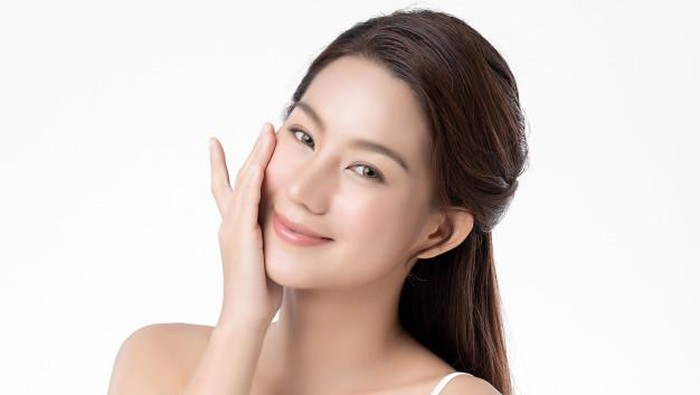 Mau Instant Glowing Skin? Ini Tips Pakai Sheet Mask yang Tepat!