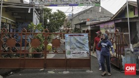 246 Warga Kramat Jati Positif Covid, Rumah Ditandai Stiker