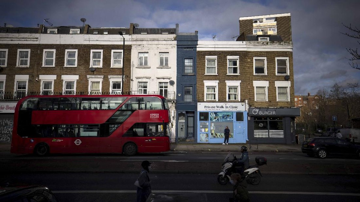 FOTO: Mengintip Rumah Paling Tipis di London Seharga Rp18 M