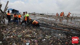 Sampah Plastik dan Styrofoam Cemari Perairan Pulau Pari