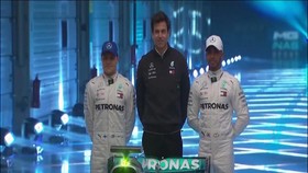 VIDEO: Mercedes Resmi Perpanjang Kontrak Hamilton