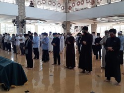 Tiba di Daarul Quran, Jenazah Ustadz Maaher Disalatkan di Masjid An-Nabawi