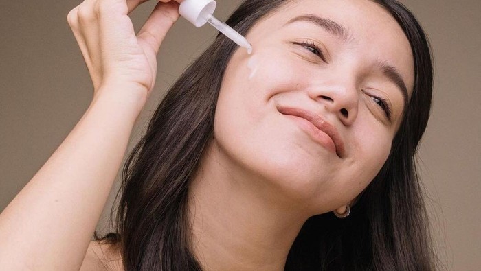Wajib Tahu! 6 Kandungan Skincare Ini Ampuh Hilangkan Bekas Jerawat Wajib Tahu! 6 Kandungan Skincare Ini Ampuh Hilangkan Bekas Jerawat