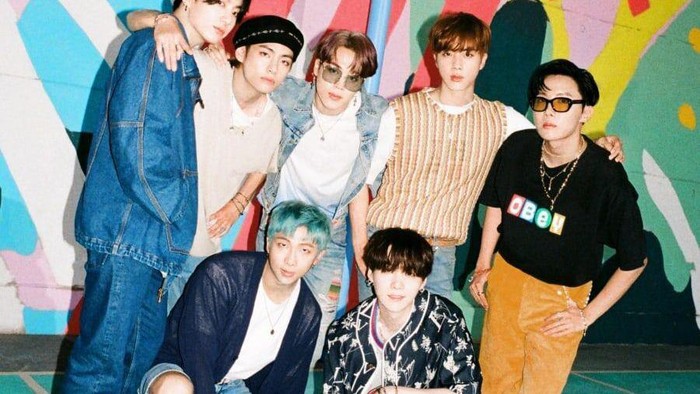 Mengenal Backing Vocal Adora, Produser Perempuan Big Hit di Lagu-lagu BTS