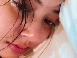 Aurelie Moeremans Posting Mata Sembab, Kenapa Nih?